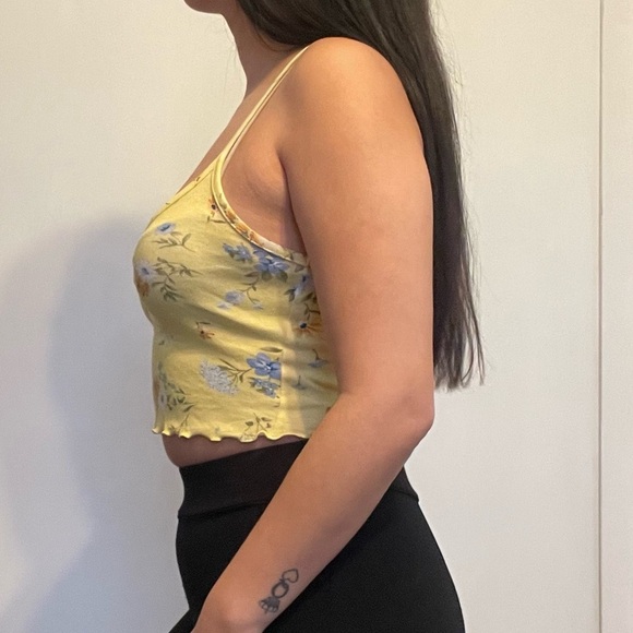 🌼 Forever 21 Yellow Floral Crop Top – Size Small 🌼 - Picture 2 of 9